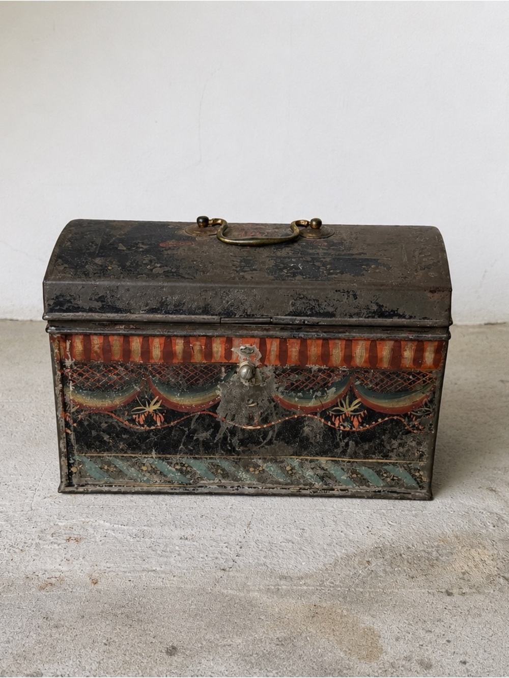 Antique Vintage Rustic Tin Metal Dome Top Box Hand Painted Folk Art Primitive